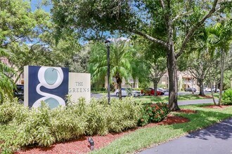 3180 Seasons Way in Estero, FL - Foto de edificio - Building Photo