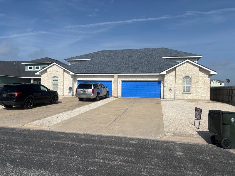15505 Palmira Ave in Corpus Christi, TX - Building Photo