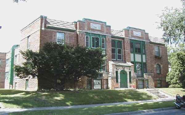 3500 Pleasant Ave S in Minneapolis, MN - Foto de edificio - Building Photo