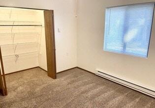 1111 E Iowa Ave in Indianola, IA - Building Photo - Building Photo