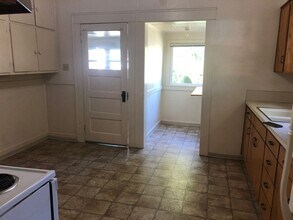 346 N 4th St in Springfield, OR - Building Photo - Building Photo