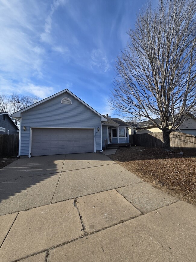 property at 5223 S Mosley St