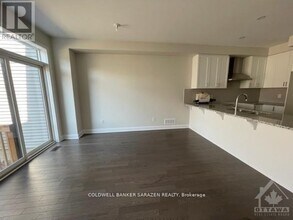 347 Barrett Farm Dr in Ottawa, ON - Building Photo - Building Photo