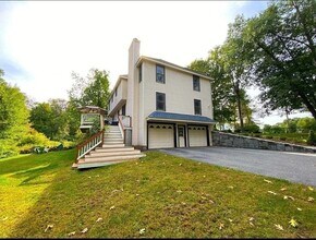 340 River Rd, Unit 2 in Andover, MA - Building Photo - Building Photo