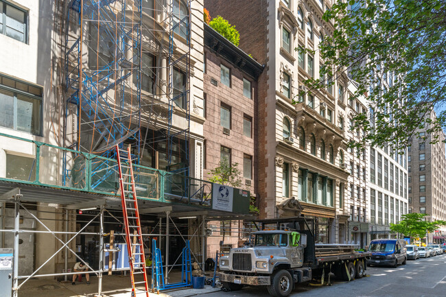 41 E 19th St in New York, NY - Building Photo - Building Photo