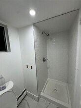 1110 William St in Hempstead, NY - Foto de edificio - Building Photo