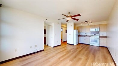 94-302-302 Paiwa St in Waipahu, HI - Building Photo - Building Photo