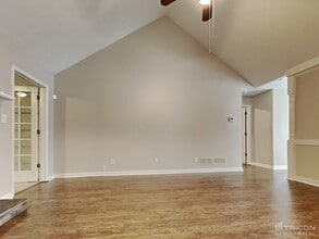 408 Crested View Dr in Loganville, GA - Building Photo - Building Photo