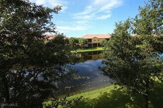 6525 Monterey Point in Naples, FL - Foto de edificio - Building Photo