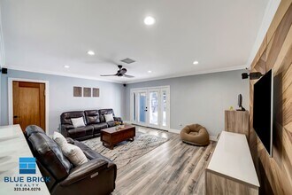 5839 Vanalden Ave in Los Angeles, CA - Building Photo - Building Photo