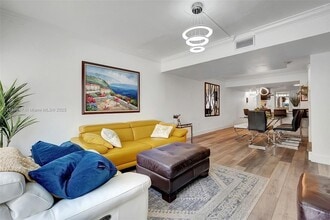 1187 NW 123rd Pl, Unit 204 in Miami, FL - Building Photo - Building Photo