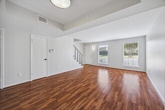 10345 Longmont Dr in Houston, TX - Building Photo - Building Photo