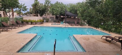 1295 N Ash St, Unit 921 in Gilbert, AZ - Foto de edificio - Building Photo