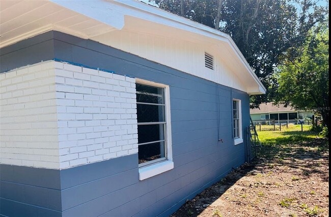2214 Ave B SW in Winter Haven, FL - Building Photo - Building Photo