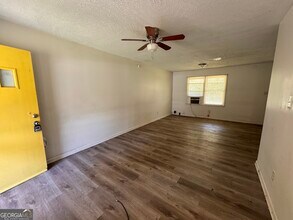 5771 Satterfield Dr in Macon, GA - Foto de edificio - Building Photo