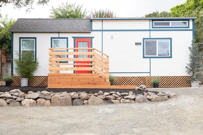 526 Sunnyslope Ave in Petaluma, CA - Building Photo - Building Photo