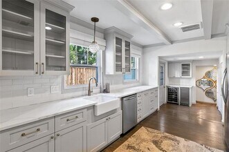 5921 Kenwood Ave in Dallas, TX - Building Photo - Building Photo