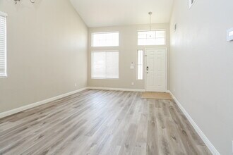 3021 Bayliner Ave in North Las Vegas, NV - Building Photo - Building Photo