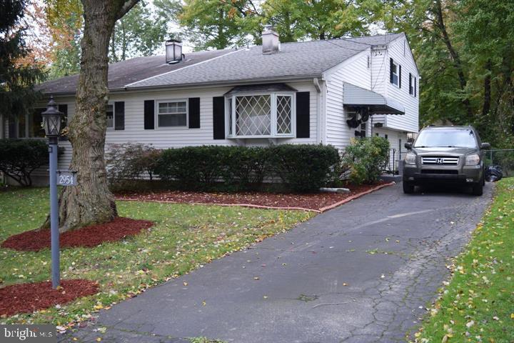 2954 Thunderhead Rd in Roslyn, PA - Building Photo