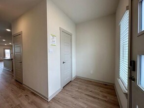 548 Wilshire Rd in San Marcos, TX - Building Photo - Building Photo