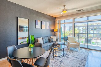 1016 N 3rd St in Phoenix, AZ - Foto de edificio - Building Photo