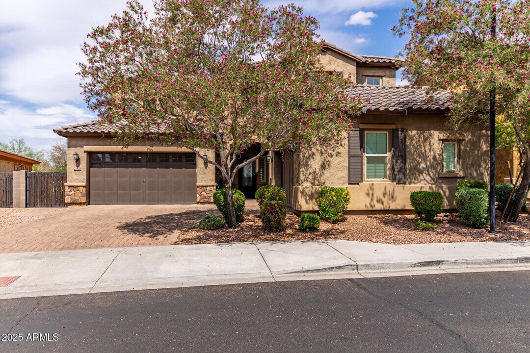 23126 N 45th Pl in Phoenix, AZ - Building Photo