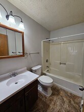 700 Brandon Ave in Hiawatha, IA - Building Photo - Building Photo