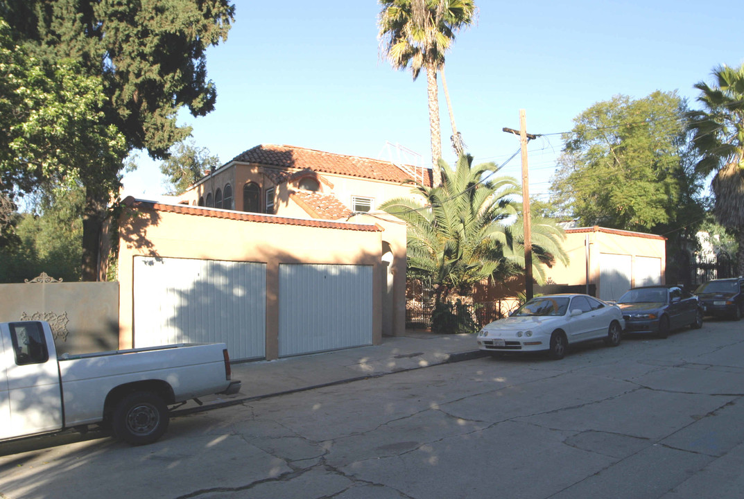 2039 Ivar Ave in Los Angeles, CA - Foto de edificio