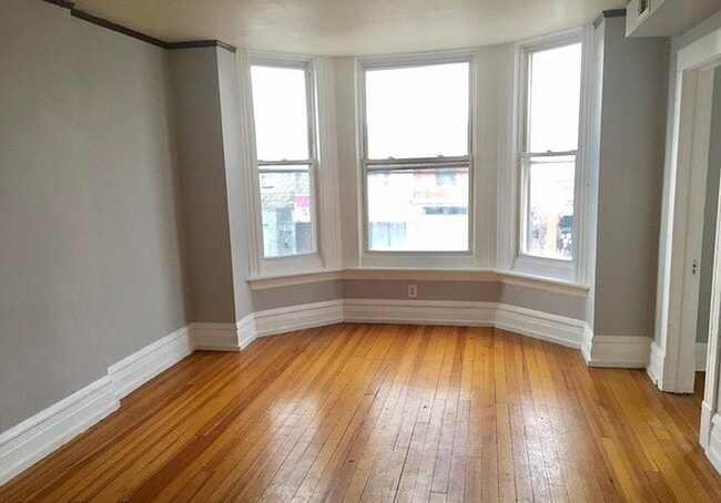 3462 W North Ave, Unit 2nd floor in Chicago, IL - Building Photo - Building Photo