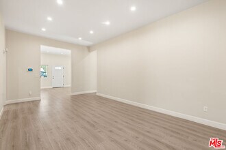 6255 Gentry Ave in Los Angeles, CA - Building Photo - Building Photo