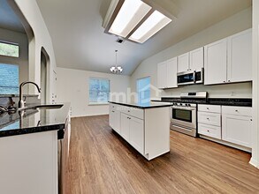 22977 Sebastian Dr in Porter, TX - Foto de edificio - Building Photo