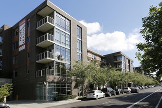 2121 SE Belmont in Portland, OR - Foto de edificio - Building Photo