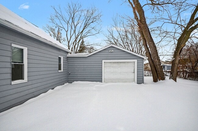 20801 Elroy Ave in Warren, MI - Building Photo - Building Photo