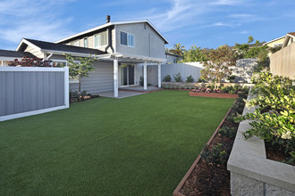 The Cape Gardens in Encinitas, CA - Foto de edificio - Building Photo