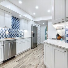 5601 Jimmy Buffett Mem Hwy, Unit S200 in Indian River Shores, FL - Foto de edificio - Building Photo