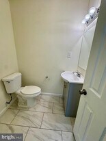 1040 Springhill Way in Gambrills, MD - Building Photo