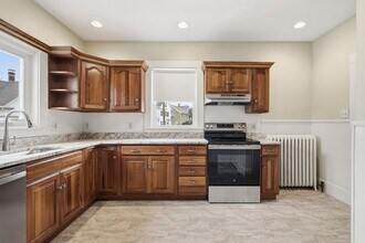 202 North St, Unit 1 in Salem, MA - Foto de edificio - Building Photo