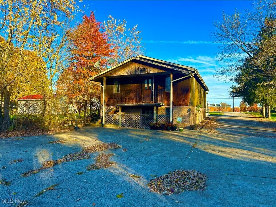 761 E Park Ave in Columbiana, OH - Building Photo