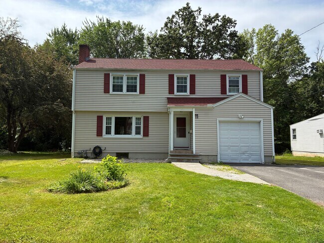 11 Lawler Rd in West Hartford, CT - Building Photo - Building Photo