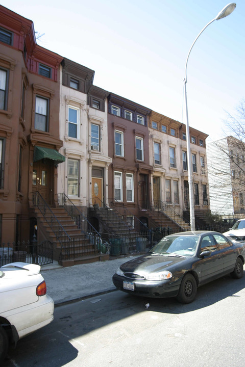 172 Herkimer St in Brooklyn, NY - Building Photo