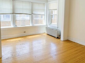 5059 N Damen Ave, Unit 3W in Chicago, IL - Building Photo