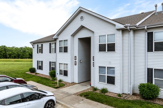 Prospector's Point Apartments in De Soto, KS - Foto de edificio - Building Photo