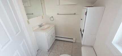 160 4th St in Bridgeport, CT - Building Photo - Building Photo