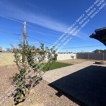 3550 E Voltaire Dr, Unit 6 in Phoenix, AZ - Building Photo - Building Photo