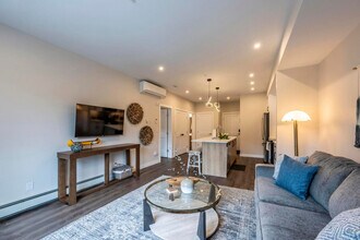 901-907 7 St N in Golden, BC - Building Photo - Building Photo