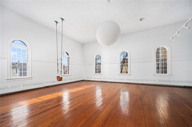 property at 4 Pallas St