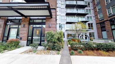ZEP Zephyr Apartments in Seattle, WA - Building Photo - Building Photo