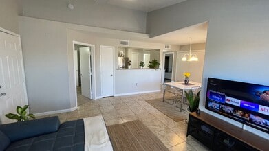 555 E Silverado Ranch Blvd, Unit 2088 in Las Vegas, NV - Foto de edificio - Building Photo