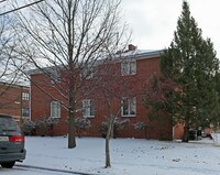 Building Photo - 111 W College Ave Apartments in Bluffton, Ohio