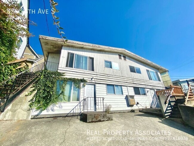property at 824 28th Ave S